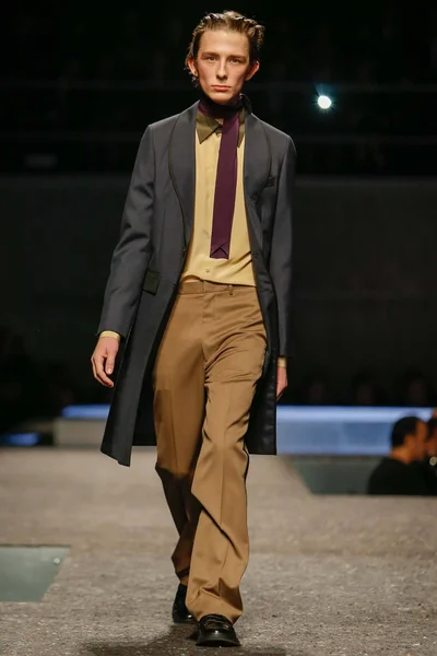 Look 46